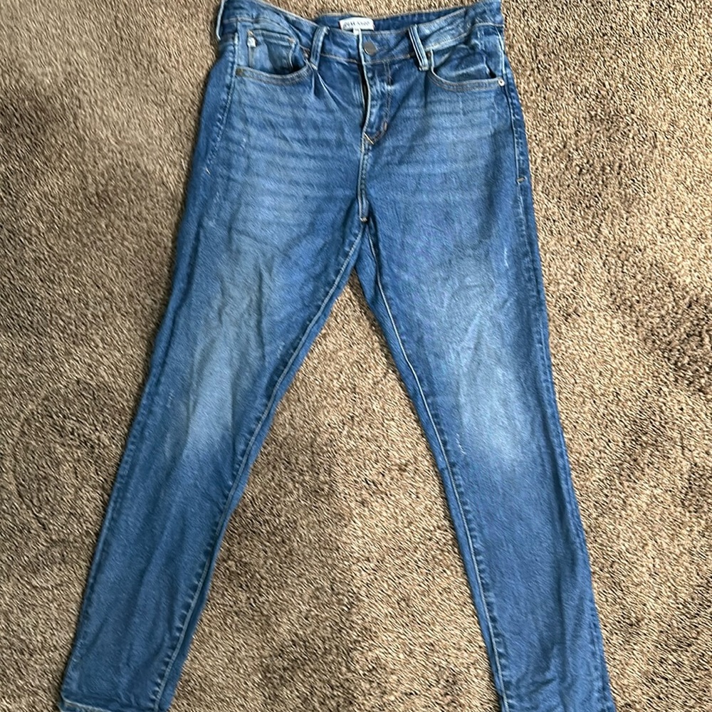 Dear John size 29 LOTS OF STRETCH… no holes great condition